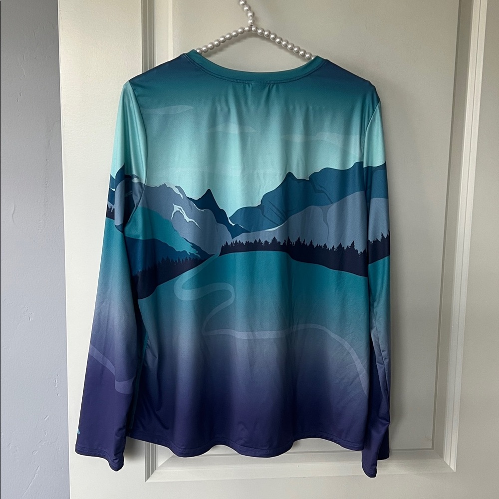 Like NEW Krimson Klover Performance L/S Top, L - Picture 2 of 9
